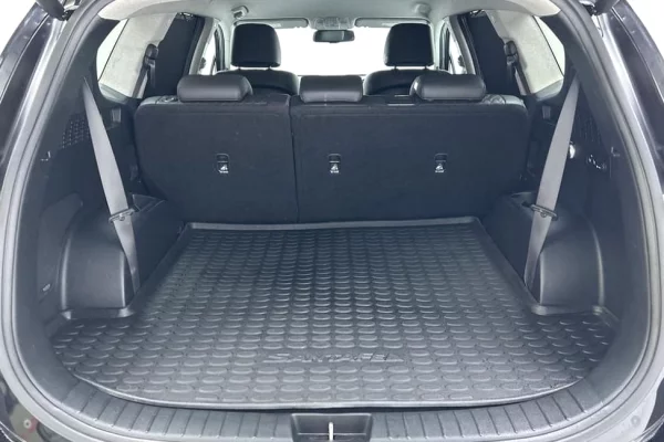 Makine me qera Hyundai Santa Fe duke filluar nga 60 euro dita