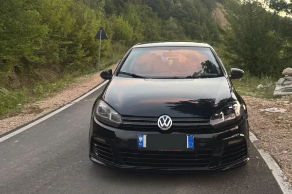 Makine me qera Volkswagen Golf 6 duke filluar nga 40 euro dita