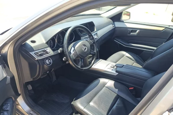  Makine me qera Mercedes-Benz E-Class duke filluar nga 60 euro dita