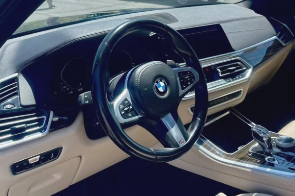 Makine me qera BMW X5 - 200 euro dita