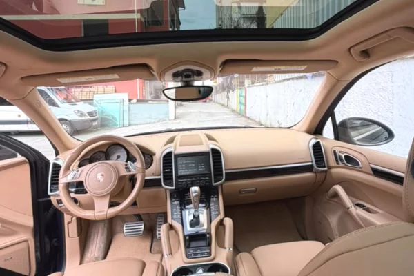 Porsche Cayenne | SUV Premium Cmimet me te mira per sezonin me te bukur te vitit per rezervime + 5 dite e lart.