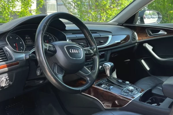 🚘 Audi A6 – 3.0 Diesel | Automatike - 55 euro dita