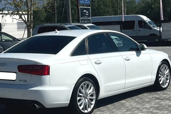 Audi A6 – Elegance, Komoditet dhe Performance Premium / 60 euro dita.