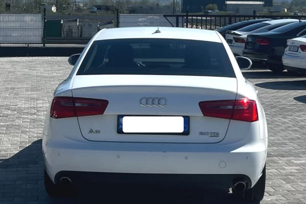 Audi A6 – Elegance, Komoditet dhe Performance Premium / 60 euro dita.