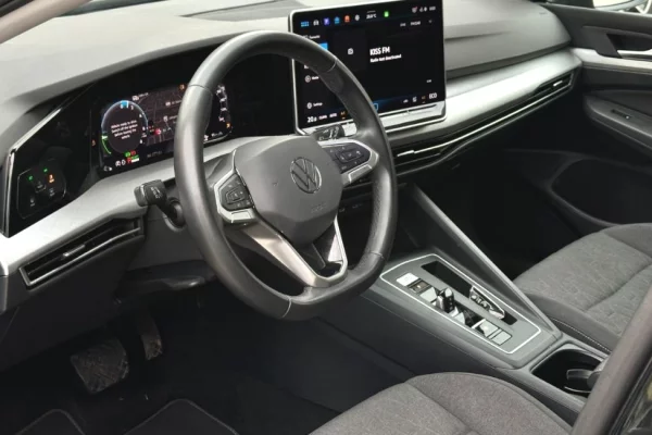 🚗 Volkswagen Golf 8.5 Hybrid – Model i Ri 2025, Teknologji dhe Efikasitet
