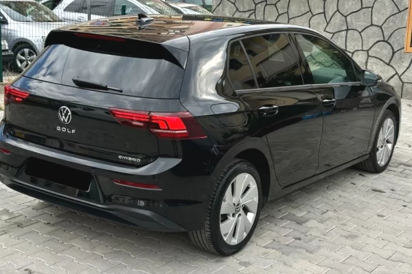 🚗 Volkswagen Golf 8.5 Hybrid – Model i Ri 2025, Teknologji dhe Efikasitet