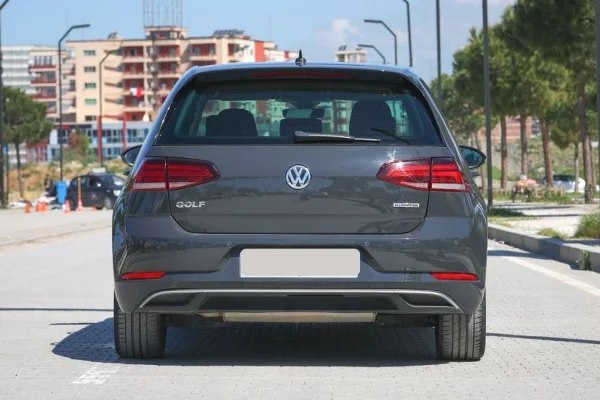 🚗 Volkswagen Golf 7.5 IQ Drive – Stil, Teknologji dhe Kenaqesi ne Drejtim