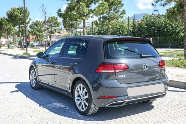 🚗 Volkswagen Golf 7.5 IQ Drive – Stil, Teknologji dhe Kenaqesi ne Drejtim
