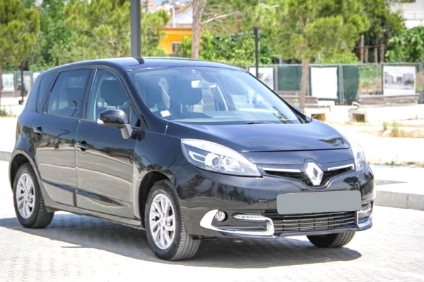 🚙 Renault Scenic  - hapesire dhe prakticitet per cdo udhetim!
