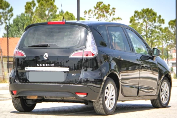 🚙 Renault Scenic  - hapesire dhe prakticitet per cdo udhetim!