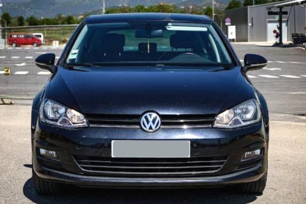 🚘 Volkswagen Golf 7 - Prakticitet, stil dhe kenaqesi ne drejtim!