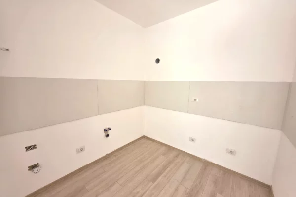 Shtepi me qera Apartament ne Tirane, 2+1, Mobilimi Bosh, pa mobiluar, Pagesa 32,000  Leke.