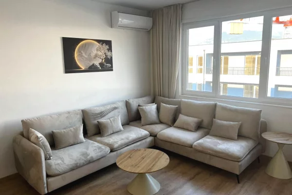 Shtepi me qera 2+1 ne Tirane - 53,000 Leke