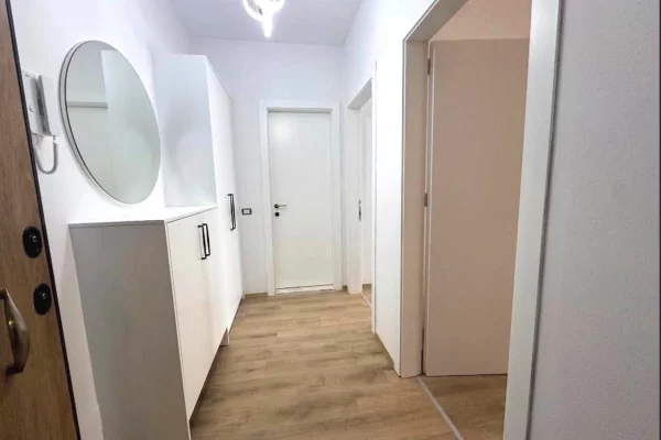 Shtepi me qera Apartament ne Tirane, 2+1, Mobilimi E mobiluar, Pagesa 53,000  Leke.
