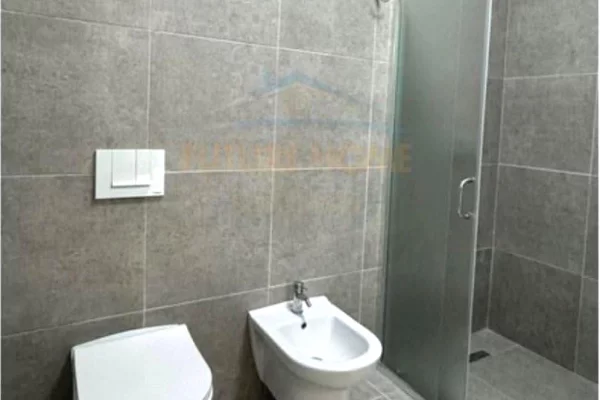 Shtepi me qera Apartament ne Tirane, 2+1, Mobilimi E mobiluar, Pagesa 53,000  Leke.