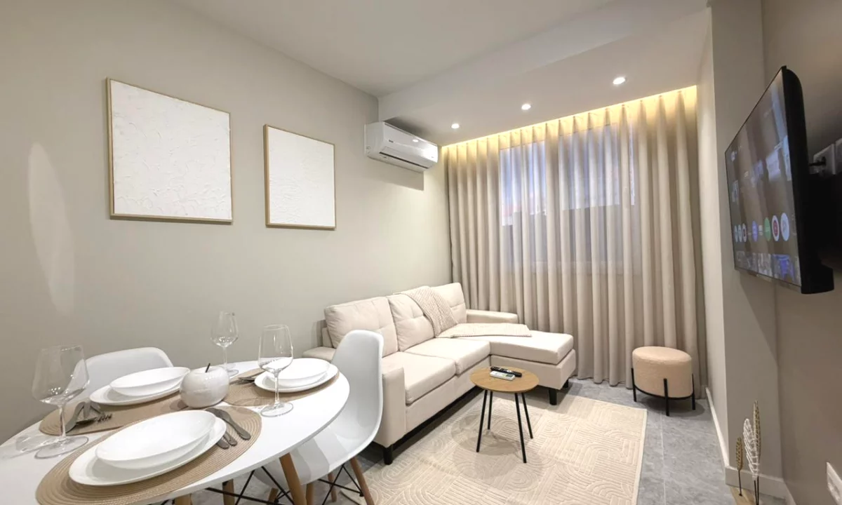 Shtepi ne shitje Apartament ne Tirane, 1+1, Mobilimi E mobiluar, Pagesa 193,000  Euro.