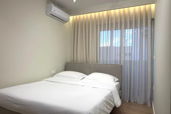 Shtepi ne shitje Apartament ne Tirane, 1+1, Mobilimi E mobiluar, Pagesa 193,000  Euro.