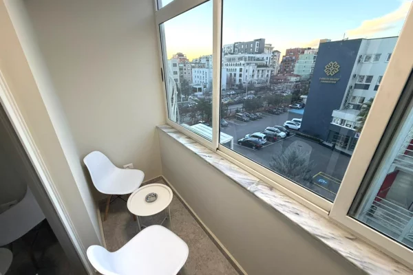 Shtepi ne shitje Apartament ne Tirane, 1+1, Mobilimi E mobiluar, Pagesa 193,000  Euro.