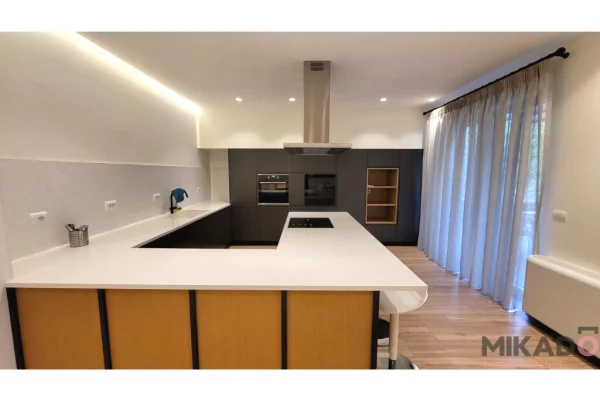 Shtepi me qera Vila Luksoze ne Tirane, 3+1, Mobilimi E mobiluar, Pagesa 5,000  Euro.