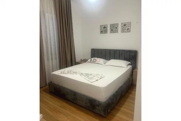 Shtepi me qera Apartament ne Tirane, 2+1, Mobilimi E mobiluar, Pagesa 700  Euro.