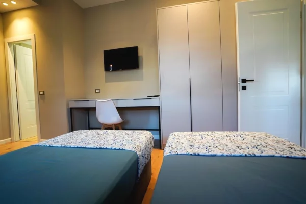 Shtepi me qera Shtepi Private ne Tirane, 1+1, Mobilimi E mobiluar, Pagesa 400  Euro.