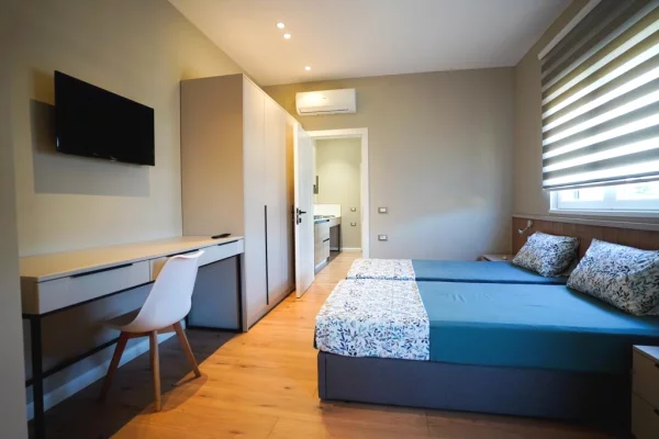 Shtepi me qera Shtepi Private ne Tirane, 1+1, Mobilimi E mobiluar, Pagesa 400  Euro.