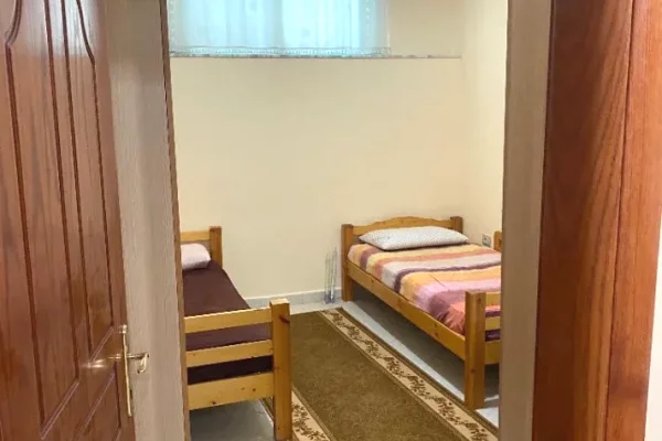 Shtepi me qera Shtepi Private ne Tirane, 1+1, Mobilimi E mobiluar, Pagesa 30,000  Leke.