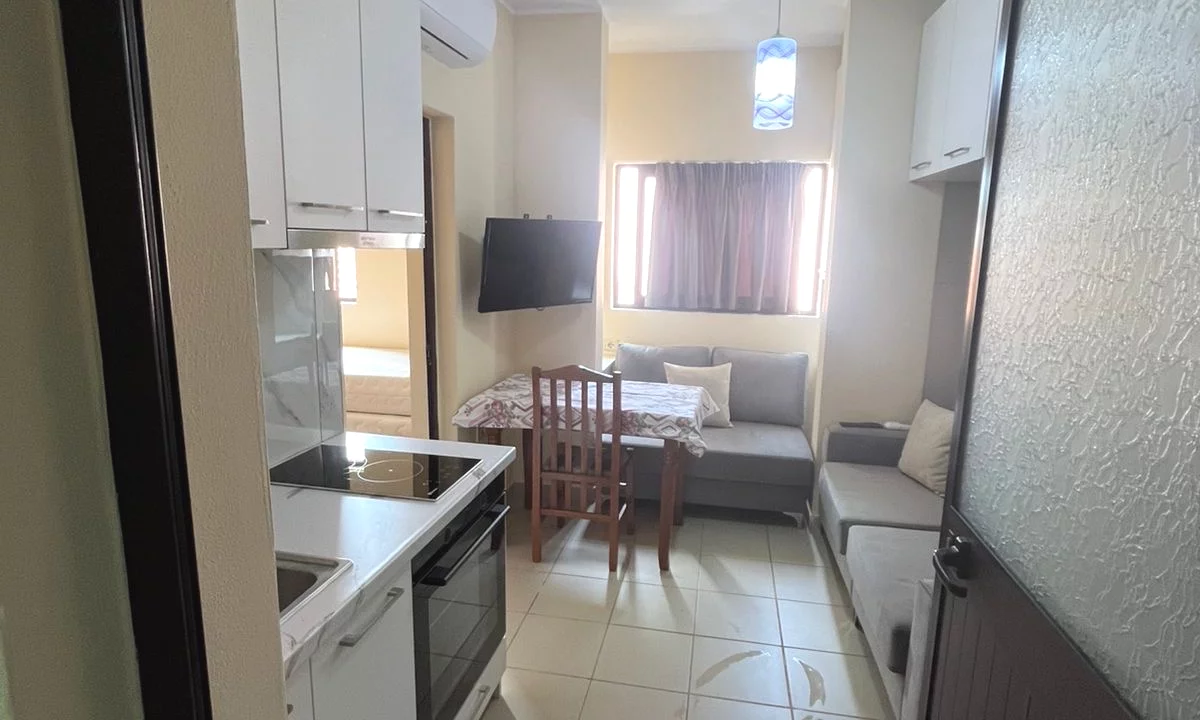 Shtepi me qera Shtepi Private ne Tirane, 1+1, Mobilimi E mobiluar, Pagesa 320  Euro.