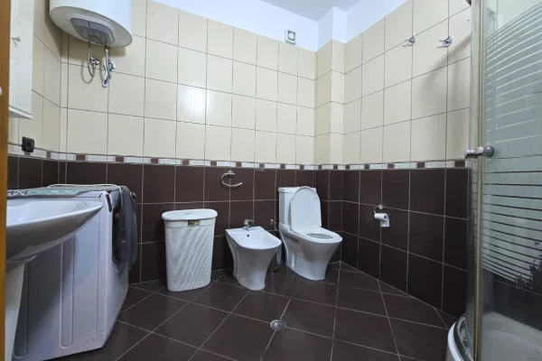 Shtepi me qera Apartament ne Durres, 2+1, Mobilimi E mobiluar, Pagesa 500  Euro.