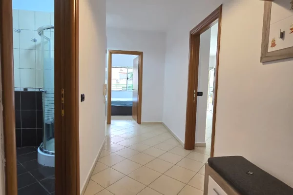 Shtepi me qera Apartament ne Durres, 2+1, Mobilimi E mobiluar, Pagesa 500  Euro.