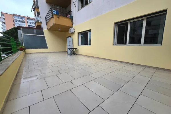 Shtepi me qera Apartament ne Durres, 2+1, Mobilimi E mobiluar, Pagesa 500  Euro.