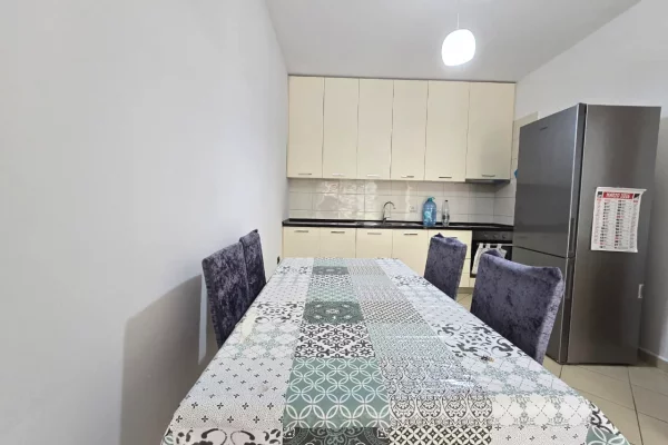 Shtepi me qera Apartament ne Durres, 2+1, Mobilimi E mobiluar, Pagesa 500  Euro.