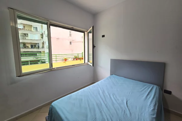 Shtepi me qera Apartament ne Durres, 2+1, Mobilimi E mobiluar, Pagesa 500  Euro.
