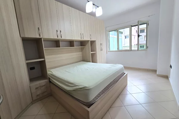Shtepi me qera Apartament ne Durres, 2+1, Mobilimi E mobiluar, Pagesa 500  Euro.