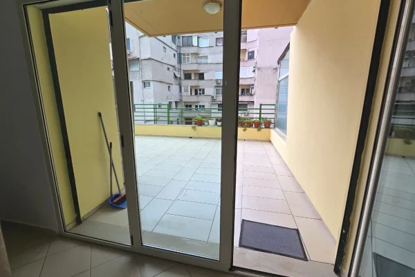 Shtepi me qera Apartament ne Durres, 2+1, Mobilimi E mobiluar, Pagesa 500  Euro.