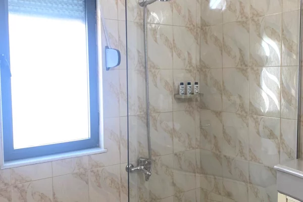 Shtepi me qera Apartament ne Durres, 1+1, Mobilimi E mobiluar, Pagesa 45,000  Leke.