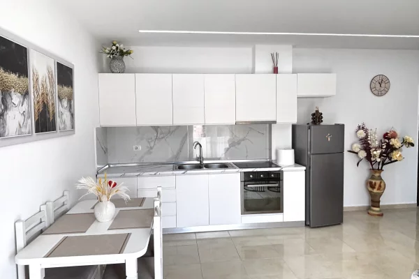 Shtepi ne shitje Apartament ne Durres, 1+1, Mobilimi E mobiluar, Pagesa 120,000  Euro.