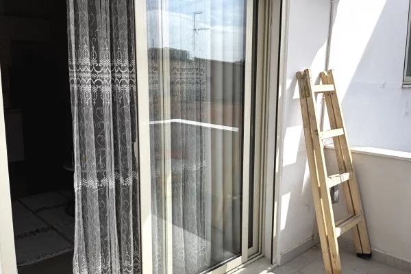 Shtepi ne shitje Apartament ne Durres, 1+1, Mobilimi E mobiluar, Pagesa 120,000  Euro.