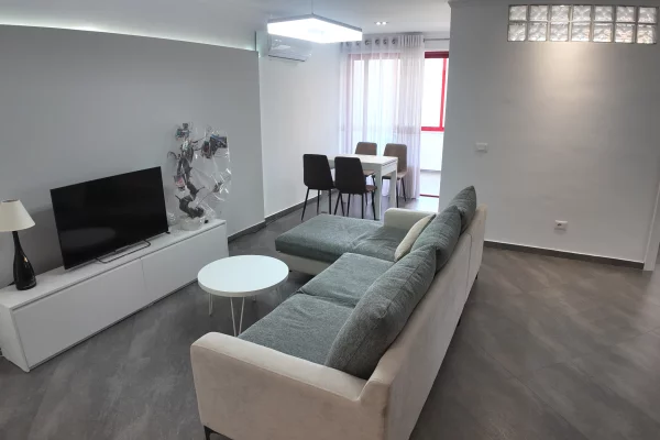 Shtepi me qera 2+1 ne Durres - 700 Euro