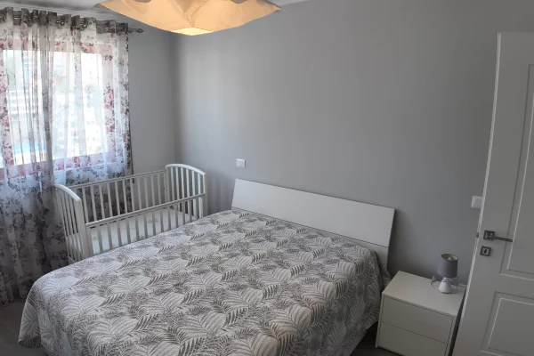 Shtepi me qera Apartament ne Durres, 2+1, Mobilimi E mobiluar, Pagesa 700  Euro.