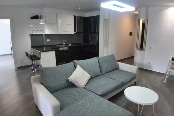 Shtepi me qera Apartament ne Durres, 2+1, Mobilimi E mobiluar, Pagesa 700  Euro.
