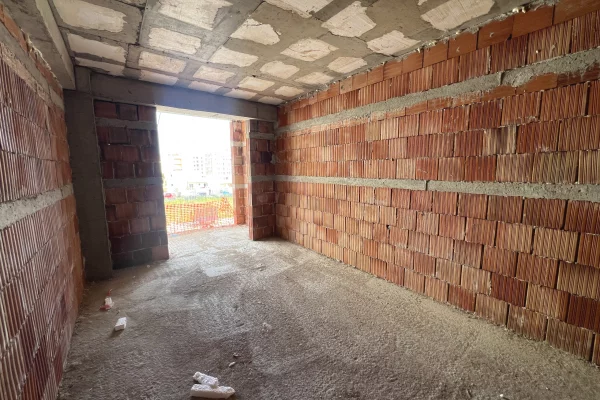 Shtepi ne shitje Apartament ne Durres, Garsoniere, Mobilimi Bosh, pa mobiluar, Pagesa 45,000  Euro.