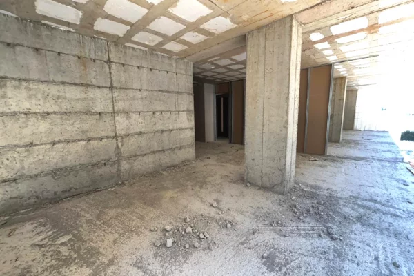 Apartment for sale in Durres 2+1, Emty