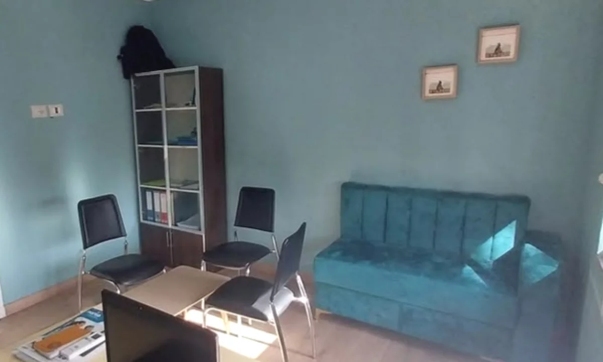 Shesim mobilje zyre pak kohe te perdorura - TIRANE.