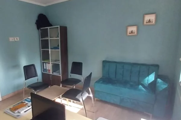 Mobilje dhe Elektroshtepiake ne Tirane - 26,000 Leke