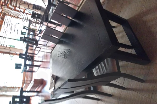 OKAZION. MBYLLET HOTEL SHITEN SETE TAVOLINA DRURI dhe KARRIKE, ZONA PRANE QERRETIT