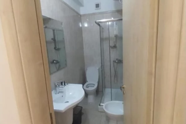 Artikuj te ndryshem ne Durres - 100 Euro