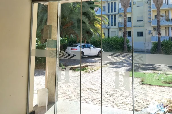 OKAZION. MBYLLET HOTEL ☆☆☆☆ SHITET 1 PORTE XHAMI AUTOMATIKE 