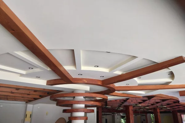 🏨✨ OKAZION – MBYLLET HOTELI GOLEM | SHITEN DEKORIME ARTISTIKE PREJ DRURI TE PLOTE