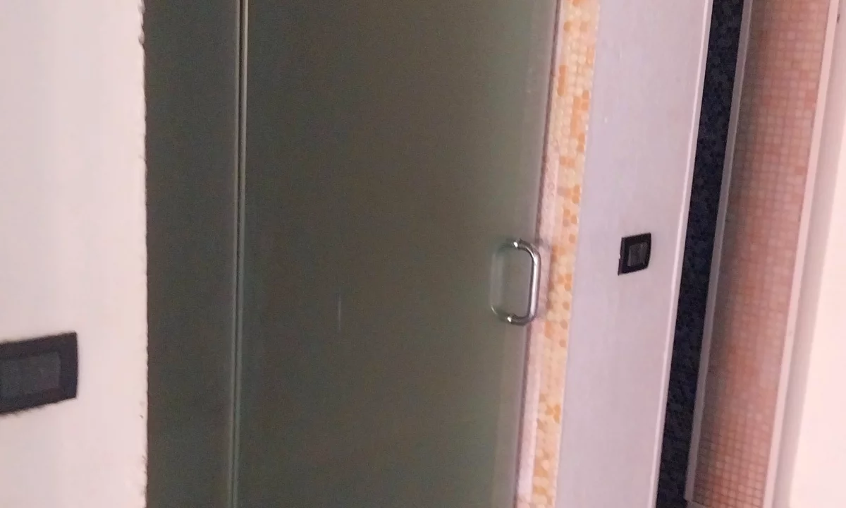 •OKAZION. MBYLLET HOTEL☆☆☆☆ SHITEN 10 DYER XHAMI GJERMANE SHUME CILESORE E TE FORTA